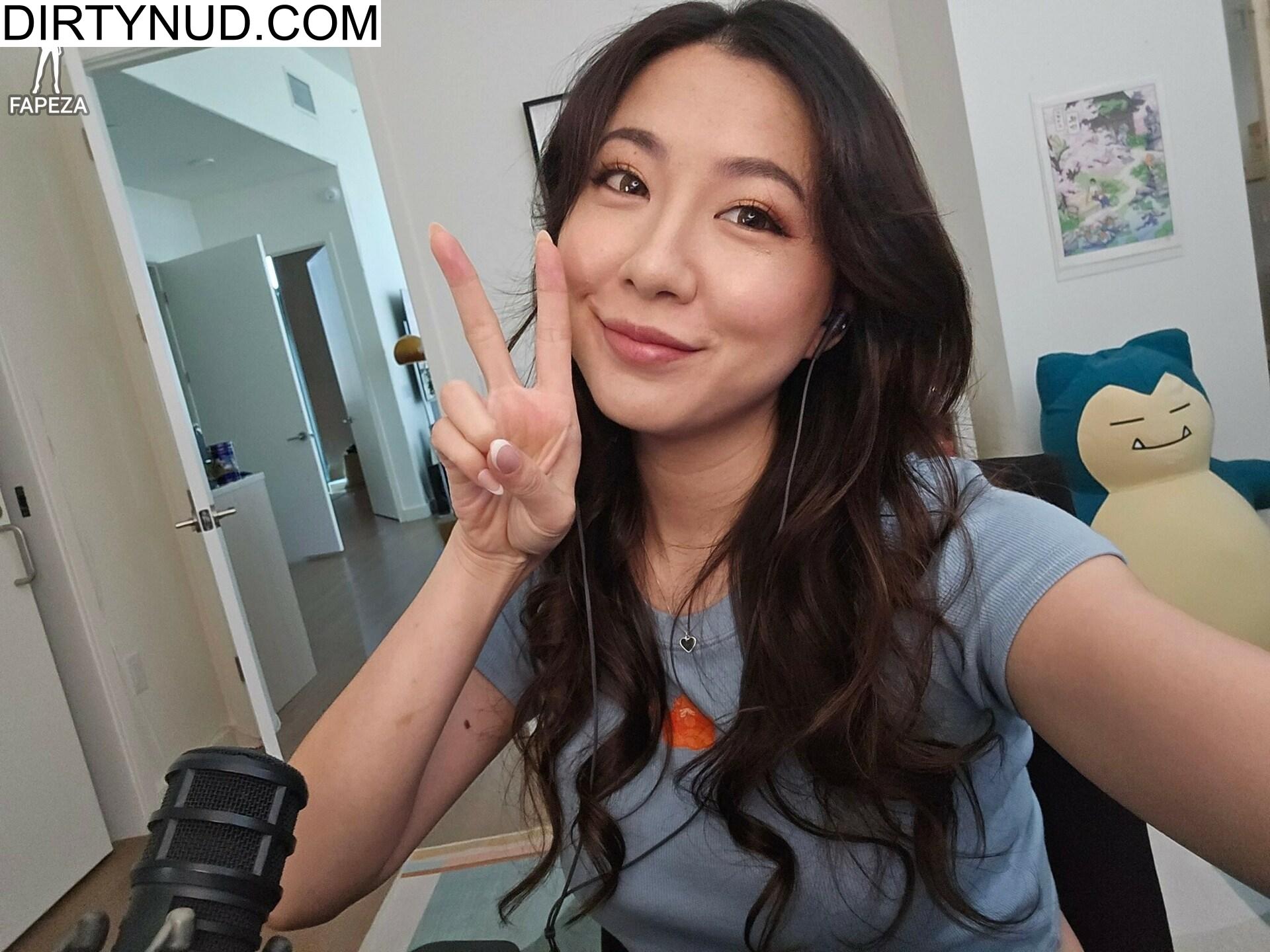 Fuslie / Leslie Erome Nude Leaks Onlyfans Free