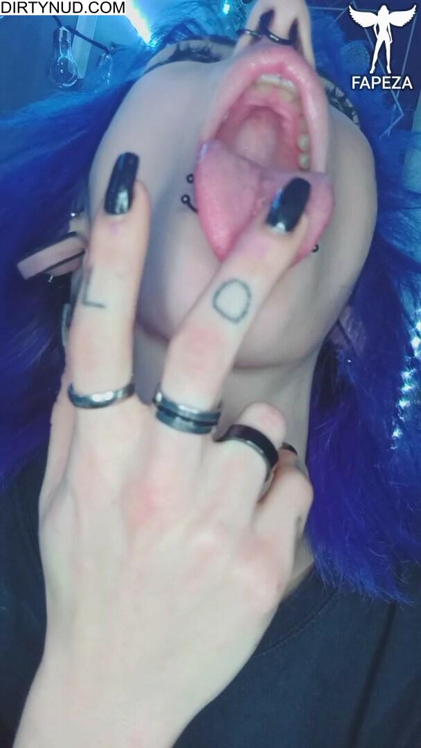 Long Tongue Fetish / _longtonguelewis / diqueentongue / longtonguelewis Erome Nude Leaks Onlyfans Free